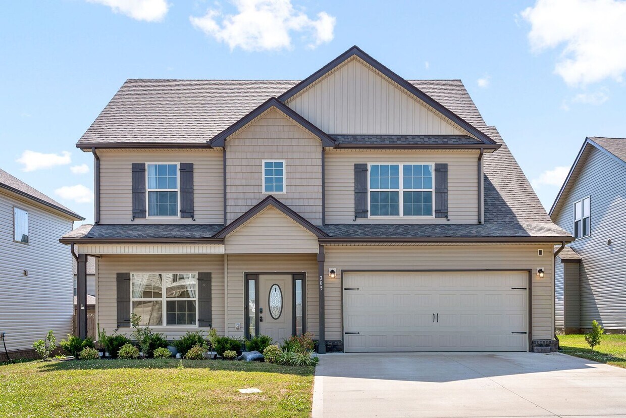 Primary Photo - Pet Friendly Four Bedroom!