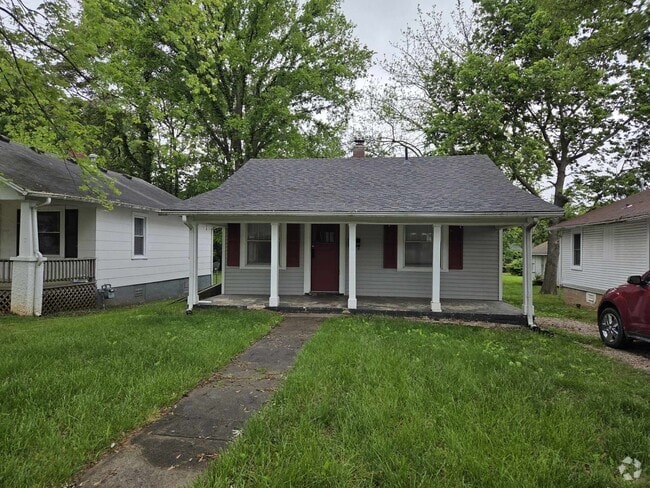 Building Photo - 915 S Newton Ave