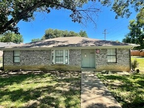 Building Photo - 2200 Ridgeview St