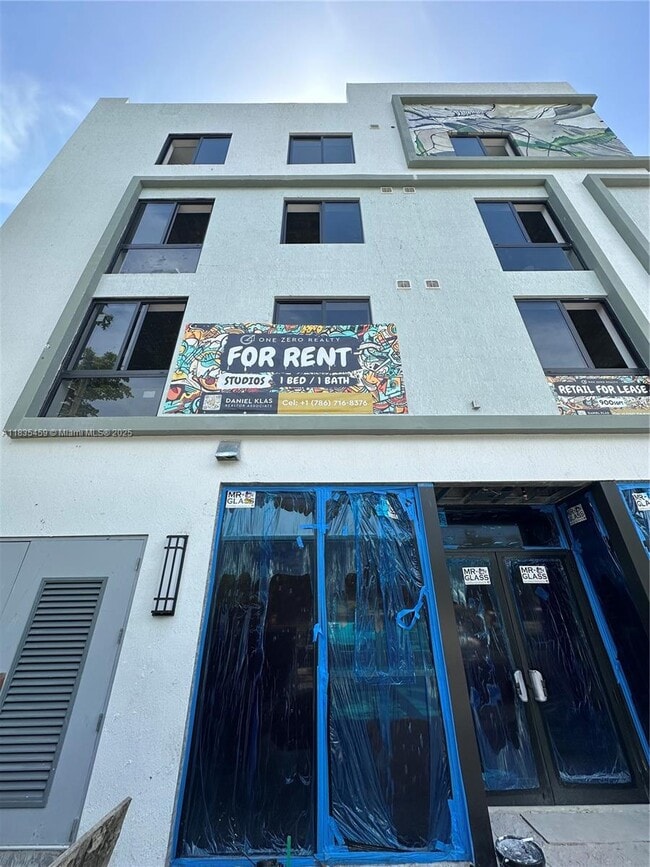 Building Photo - 3422 NW 5th Ave