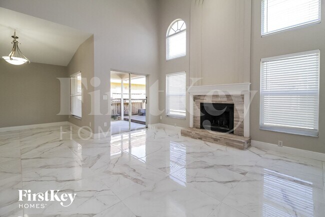 Foto del edificio - 518 Whittingham Pl