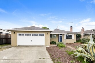 Building Photo - 220 Friar Way