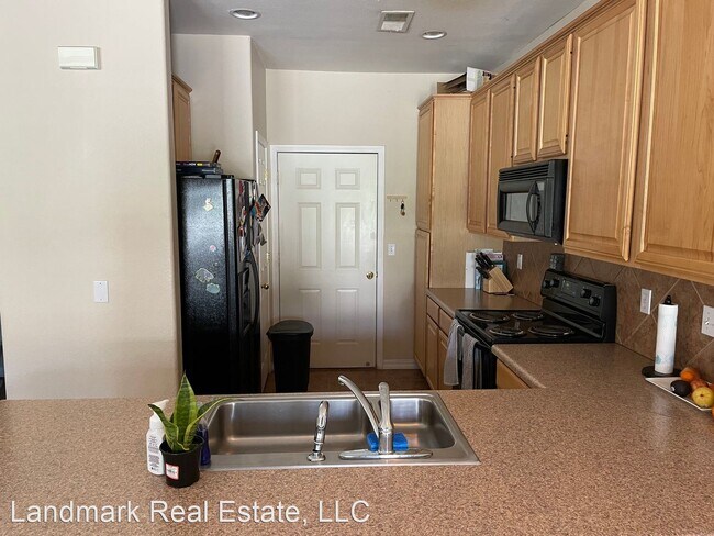 Building Photo - 3 br, 2.5 bath House - 986 Mountain Crest ...