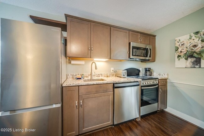 Building Photo - 11613 Main St