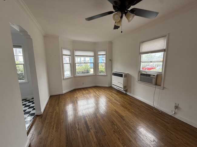 Foto del edificio - 4126 Monroe St