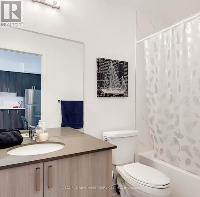 Building Photo - 1480 Bayly St