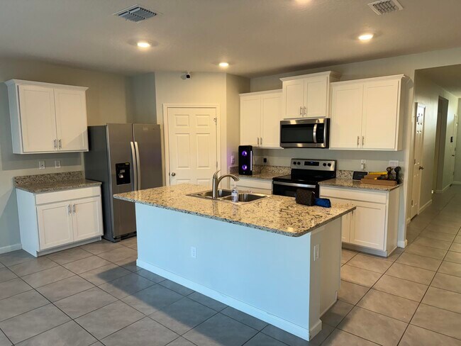 Foto del edificio - 7307 Amethyst Ave