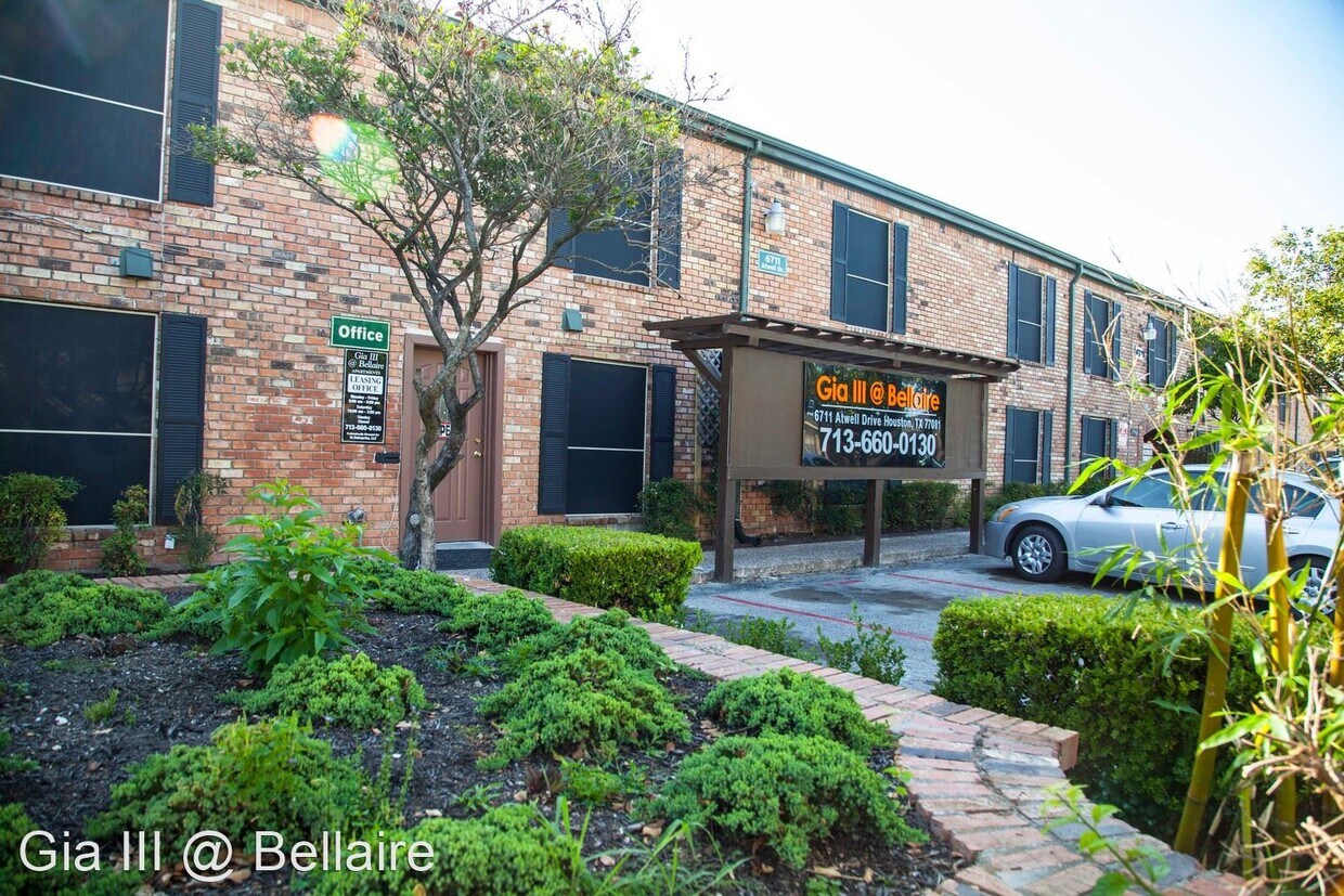 Foto principal - 6711-6711 Atwell Dr