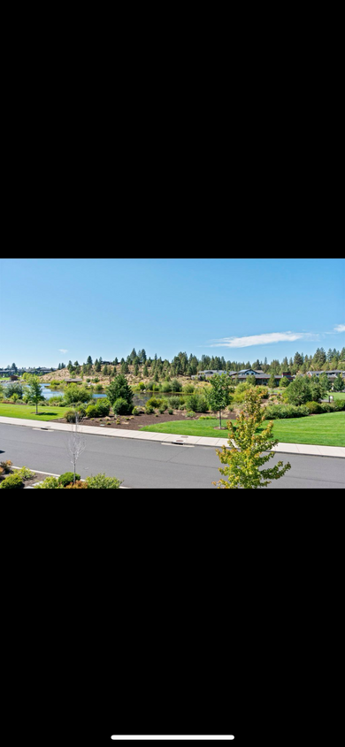 Primary Photo - 1496 NW Discovery Park Dr