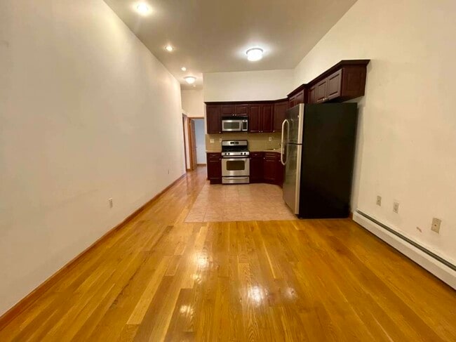 Building Photo - 296 5th Ave