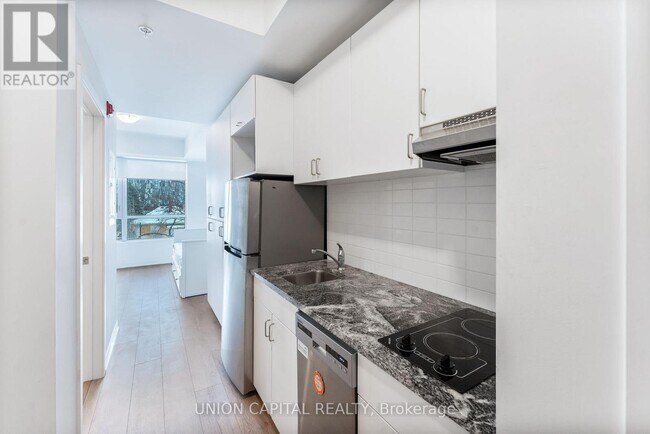 Photo du bâtiment - 1800 Simcoe St N