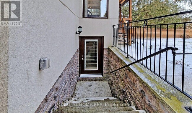 Photo du bâtiment - 1330 Kilmaurs Ave