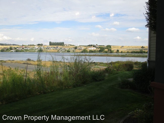 Building Photo - 3188 Willow Pointe Dr