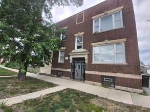 Building Photo - 2542 W 64th St
