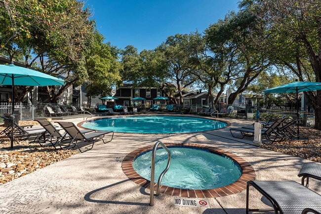 Building Photo - 3517 N Hills Dr