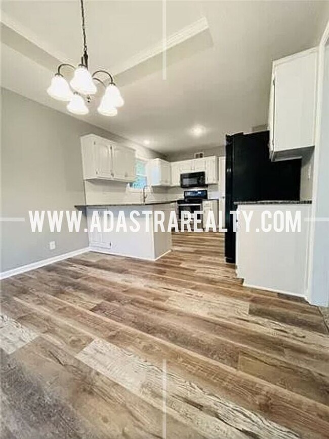 Foto del edificio - Gorgeous 4 Bed 3 Bath Home in Olathe!!-Ava...
