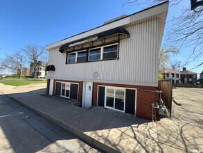 Building Photo - 416 W Main St