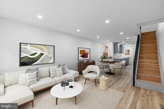 Building Photo - 2319 N Fawn St