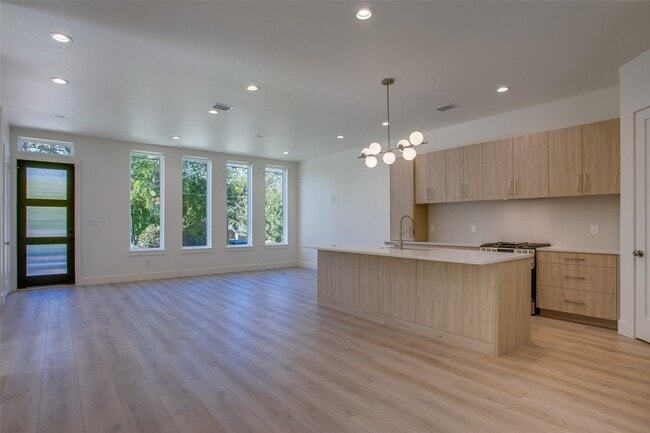 Foto del edificio - 424 N Denver St