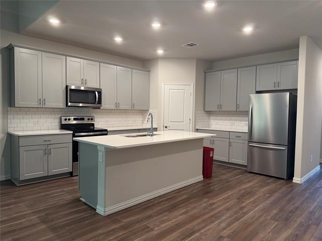 Foto del edificio - 3253 Cumby Dr