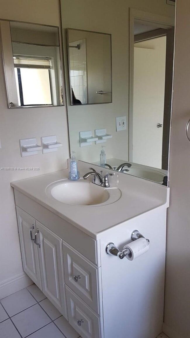 Foto del edificio - 11386 Royal Palm Blvd