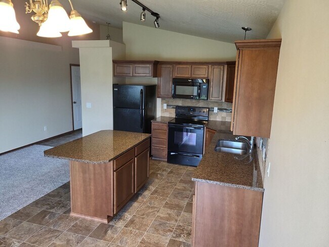 Foto del edificio - Beautiful home for rent in The Radiant Lake Estates!