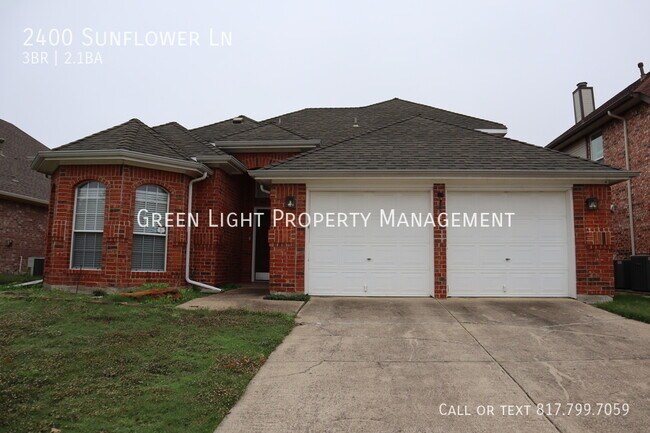 Building Photo - 2400 Sunflower Ln