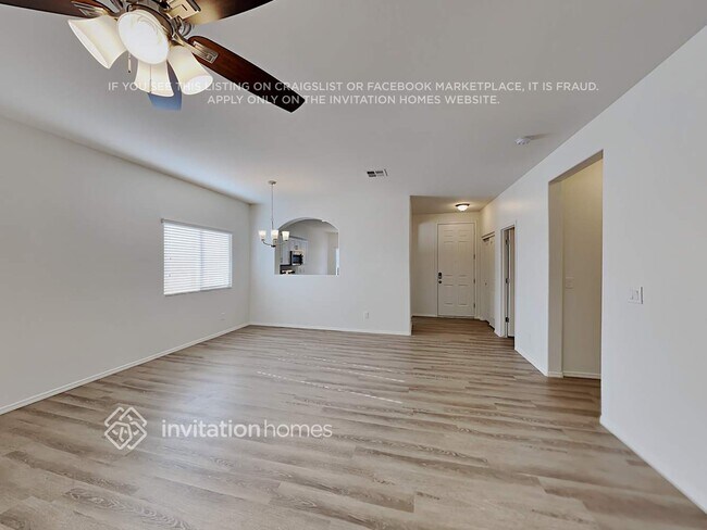 Foto del edificio - 4921 W St Anne Ave