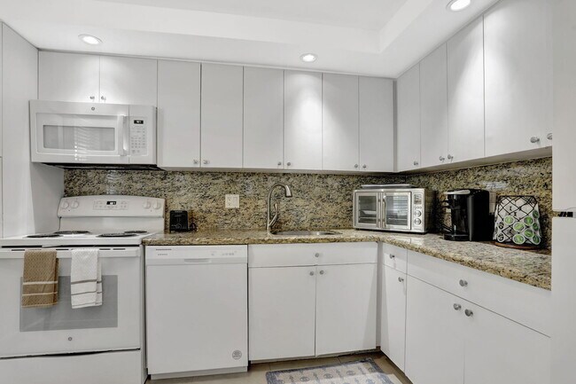 Foto del edificio - 2851 S Palm Aire Dr