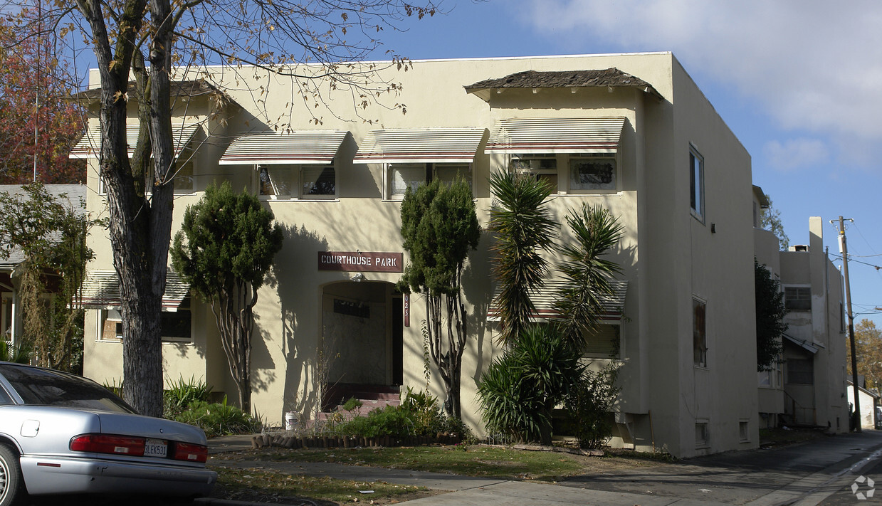Primary Photo - Courthouse Park Apartments