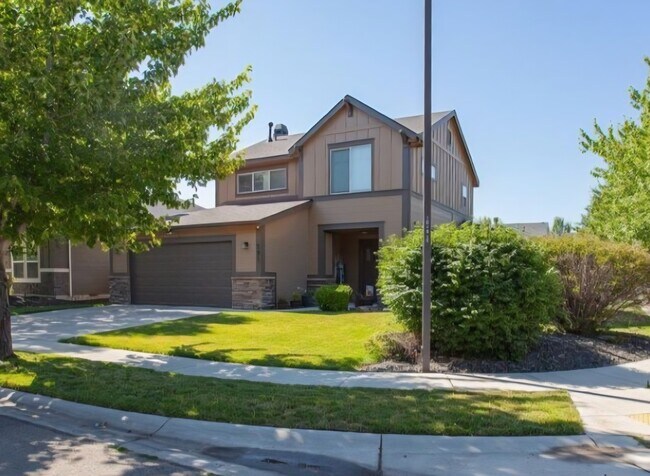 Foto del edificio - 591 W Kingsley St