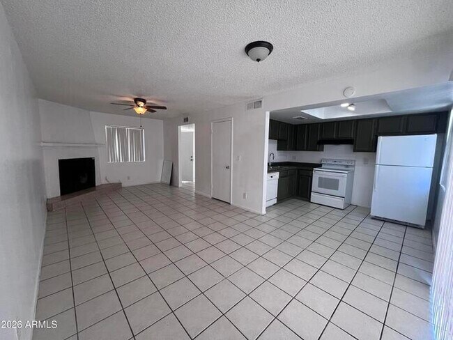 Foto del edificio - 15601 N 27th St