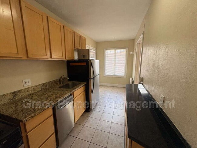 Building Photo - 1416 N Downing St