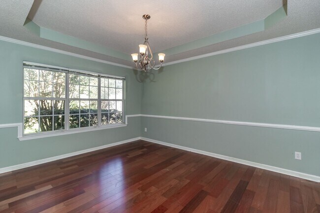 Foto del edificio - Beautiful 4 Bedroom, 2 Bath home with Large Yard