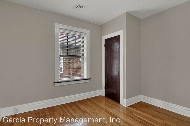 Foto del edificio - 4964 Parker Ave