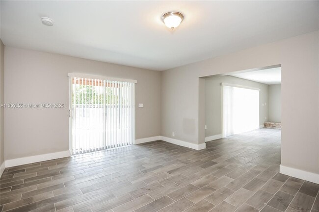 Foto del edificio - 11041 Glenwood Dr