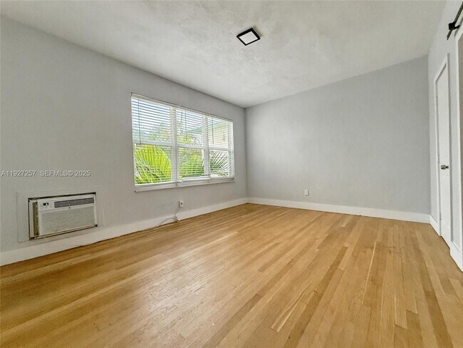 Foto del edificio - 315 W 28th St