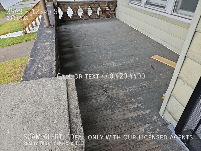 Building Photo - 3963 E 123rd St