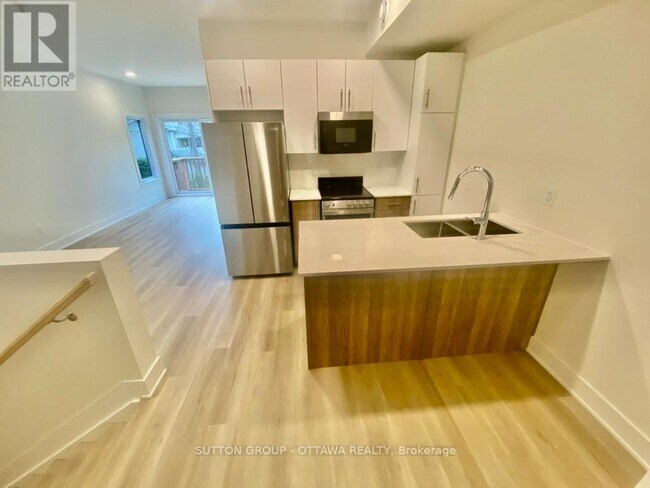 Building Photo - 152B Columbus Ave