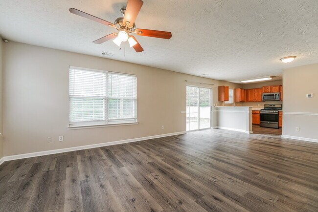 Foto del edificio - 577 Arbor Ridge Dr