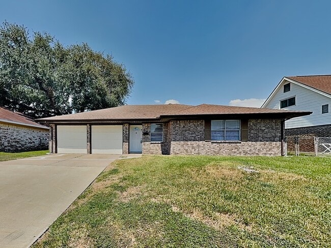 Building Photo - 722 E Brown Ln