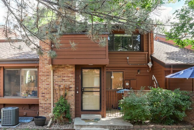 Building Photo - 2685 S Dayton Way