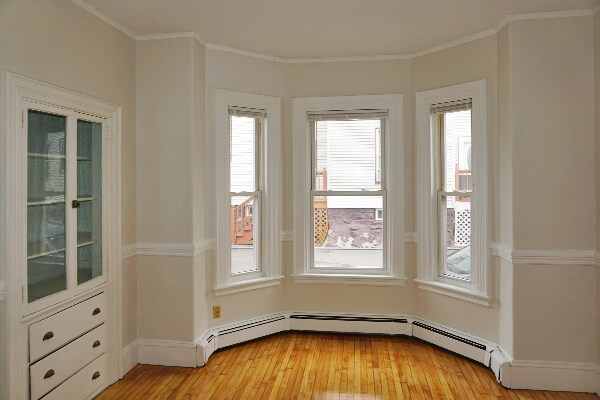 Building Photo - 31 Maple St