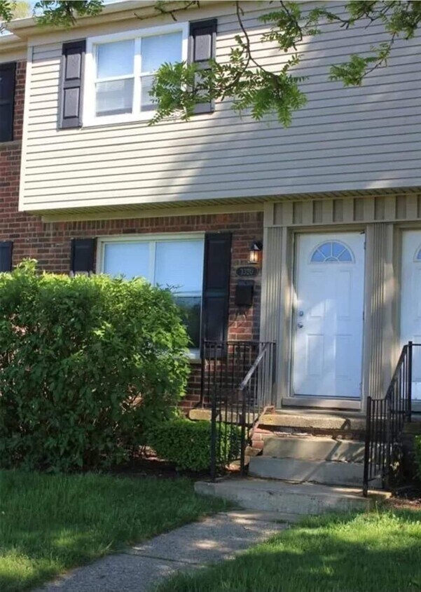 3320 Coolidge Hwy Unit 46, Royal Oak, MI 48073 Condo for Rent in