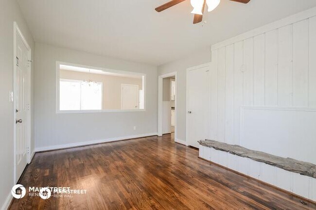 Building Photo - 937 8th St, Pleasant Grove, AL 35127