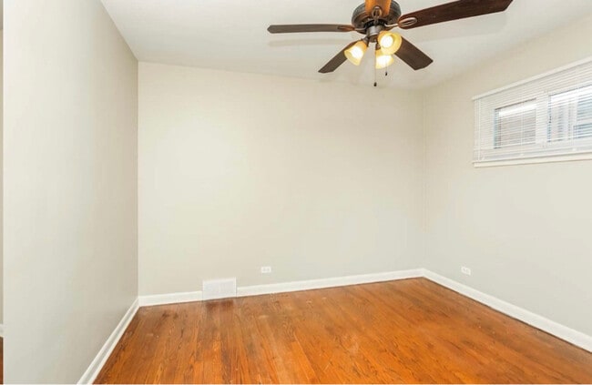 Foto del edificio - 10114 S California Ave