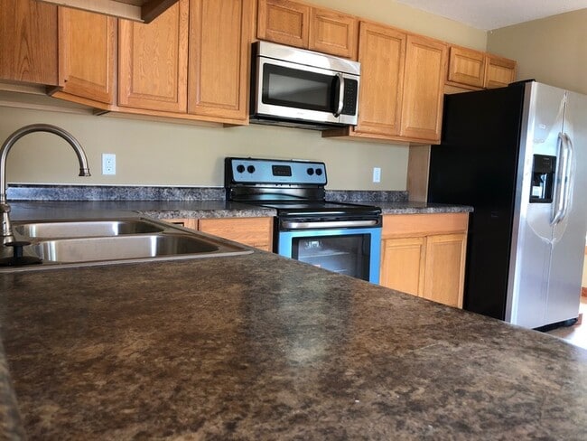 Foto del edificio - 38 Dunsford Dr