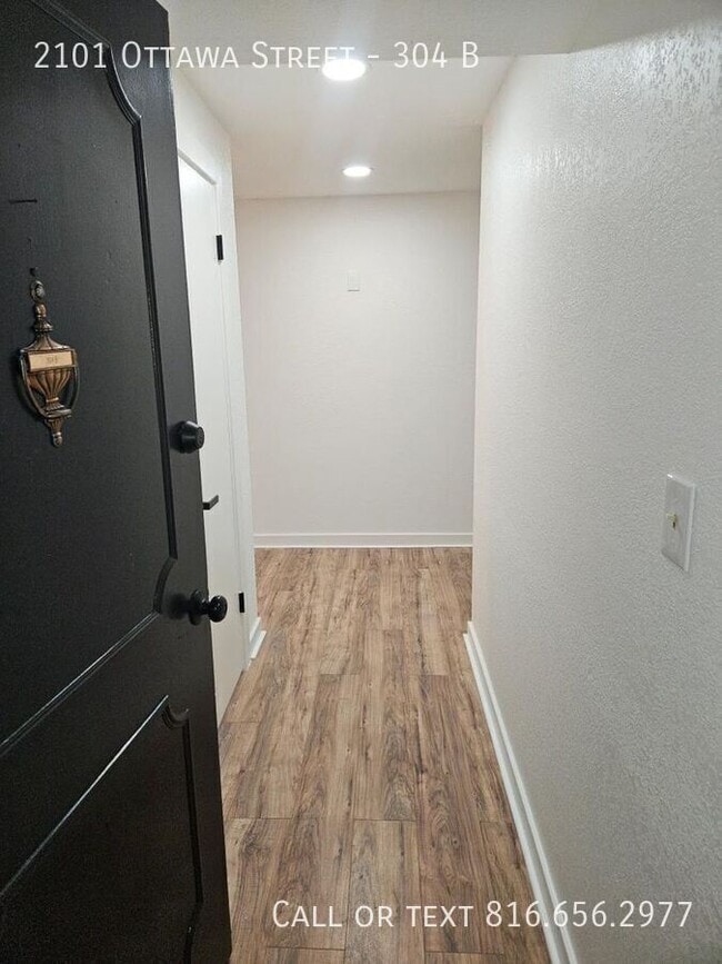 Building Photo - 2101 Ottawa St