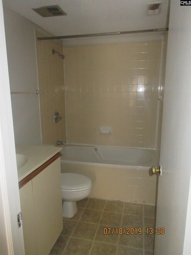 Building Photo - 1600 Park Cir