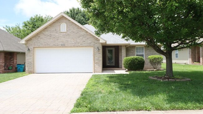 Building Photo - 617 s casa grande